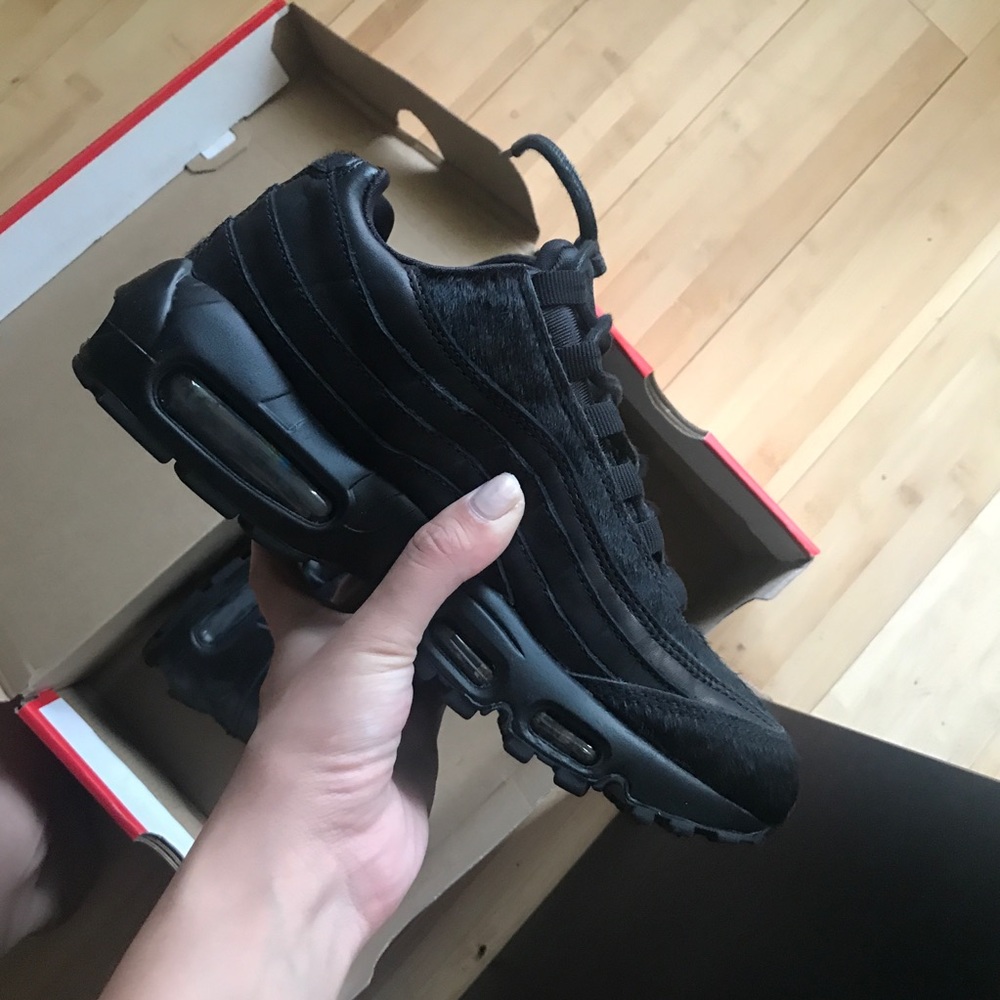 “Rabbit Fur” Nike AirMax